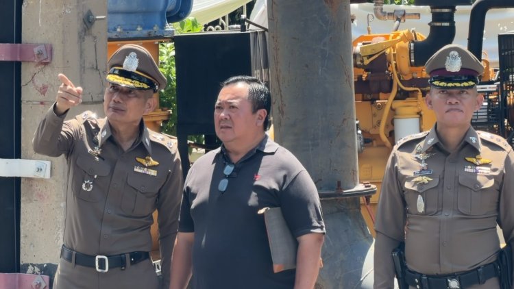 ตำรวจโคราชจับมือเทศบาล การรถไฟ ตีเส้นทแยง 4 จุดเสี่ยง ห้ามจอดค่อมราง ป้องกันอุบัติเหตุรถไฟชน