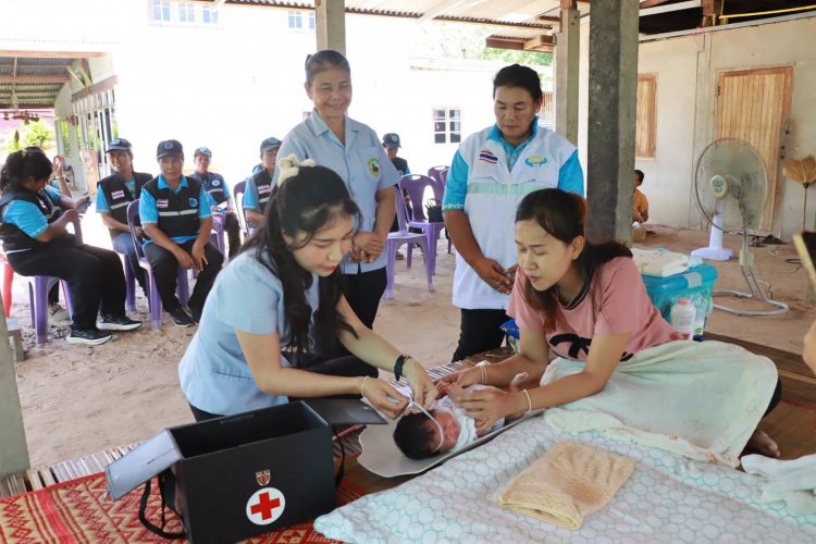 รพ.สต.บ้านอีเซ ผนึกกำลัง อสม. และ Caregiver บริการดูแลสุขภาพประชาชนเชิงรุกแบบครบวงจร