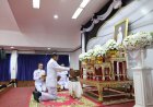 พสกนิกรจังหวัดปทุมธานีพร้อมใจเข้าถวายน้ำสรงพระศพเบื้องหน้าพระรูป เจ้าฟ้าพัชรกิติยาภาฯ.