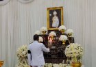 พสกนิกรชายแดนเขาพระวิหาร จัดพิธีสรงน้ำพระศพ และพิธีลงนามแสดงความไว้อาลัย
