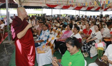 ศรัทธาล้น!พุทธศาสนิกชนนับพันแห่สั่งสมบุญกุศลครั้งใหญ่วันวิสาขบูชาที่สำนักสงฆ์พุปะห์หังราชบุรี
