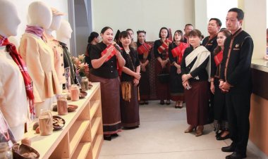 ผู้ว่าฯ ศรีสะเกษ นำ 20 กระทรวงนุ่งผ้าชนเผ่า 4 เผ่า เปิดมิติใหม่เรียนรู้ “ศูนย์อารยธรรม 3 แผ่นดิน”