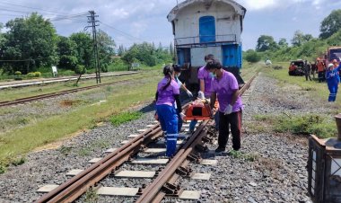 ชัยภูมิซ้อมแผนอุบัติเหตุหมู่สุดสมจริง รถไฟชนกระบะไฟไหม้กลางทาง รับนักท่องเที่ยวดอกกระเจียวบาน