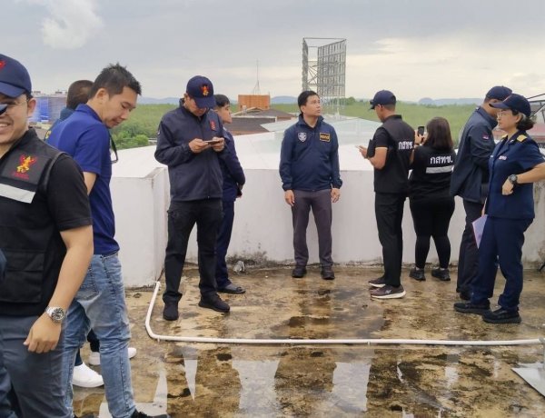 ตร.ไซเบอร์ จับมือ กสทช. บุกค้นดาดฟ้าตึกแนวชายแดนใต้พบสายอากาศเถื่อนอื้อ คาดลอบส่งสัญญาณข้ามแดน