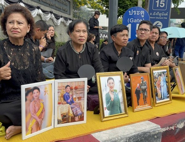 ประชาชนเนืองแน่น รพ.จุฬาฯ ปูเสื่อนั่งเฝ้ารอรับขบวนพระบรมศพ “เจ้าฟ้าพัชรกิติยาภา” ท่ามกลางความอาลัย