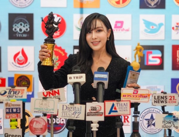 “กริ๊ง รังสิมา” รับรางวัลพิธีกรรายการสุขภาพยอดเยี่ยม เวที “นพเก้าดาวมงกุฎเพชร” ตอกย้ำคนข่าว 16 ปี สู่บทบาทนักสื่อสารสุขภาพ