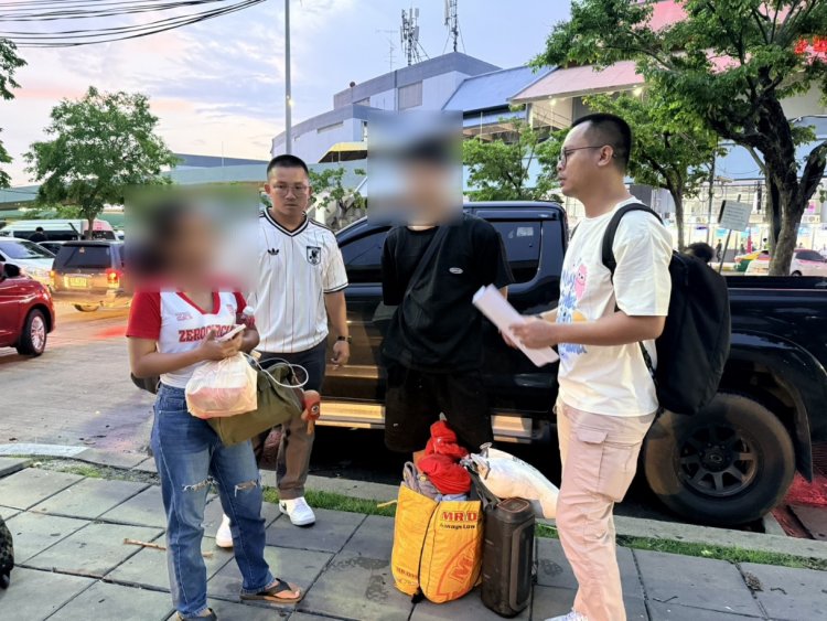 รวบ 2 ผัวเมียแสบ เชิดรถตู้ส่งของบริษัท จอดทิ้งสวนสาธารณะ สินค้าหายเพียบ