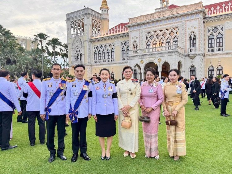 ผู้ว่าฯอำนาจเจริญพร้อมเหล่ากาชาด ร่วมงานสโมสรสันนิบาตเฉลิมพระเกียรติที่ตึกสันติไมตรี