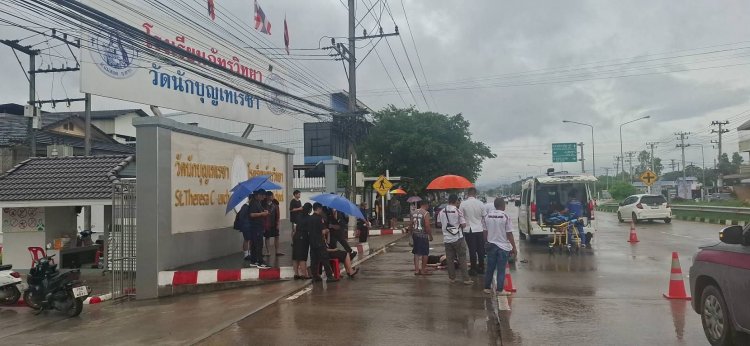 คนร้ายขับกระบะขนจีนเทา หนีตำรวจถอยชนมอไซค์ตายคาที่ ก่อนตำรวจไล่ล่ากลางเมือง