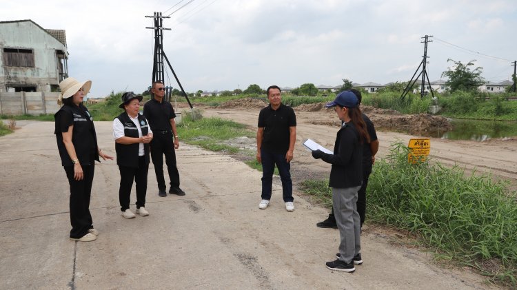 "นายกคูณเรียม"ลงพื้นที่สำรวจประสานของบ อบจ.ปทุมธานี ลุยสร้างถนนบรรเทาความเดือดร้อนชาวสวนพริกไทย