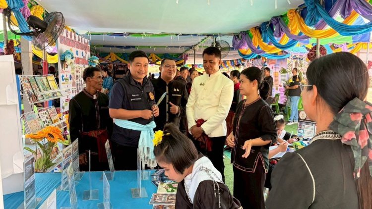 บ้านนิคมเขต 7 ขุขันธ์โชว์พลัง “บวร” รับการประเมินหมู่บ้านเข้มแข็งระดับเขต มุ่งสู่ต้นแบบ “แผ่นดินธรรม แผ่นดินทอง”