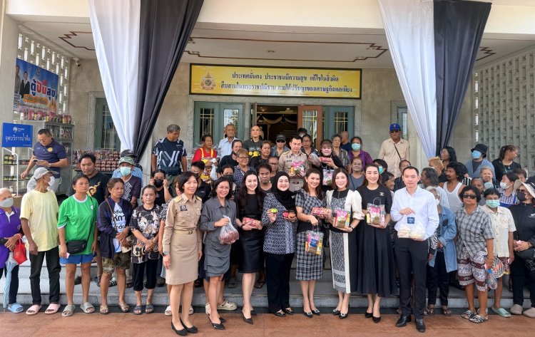 ชลบุรีน้ำใจหลั่งไหล! รองผู้ว่าฯ จับมือ Cremo จังหวัดชลบุรี มอบสิ่งของตู้ปันสุข 200 ชุด บรรเทาทุกข์ประชาชน