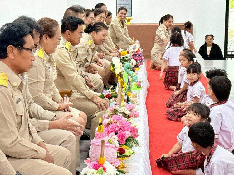 เทศบาลตำบลหนองบัวศาลา จัดกิจกรรมวันไหว้ครู ประจำปีการศึกษา 2569 ปลูกฝังความกตัญญูแก่เด็กปฐมวัย