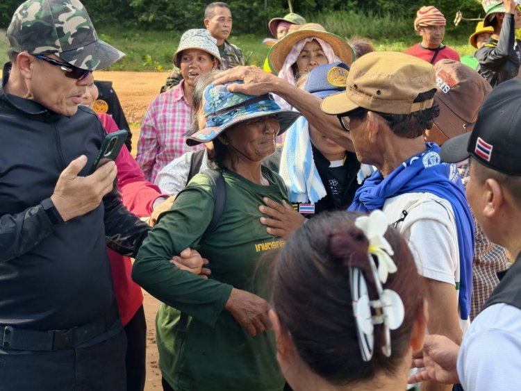 ทีมกู้ภัยศรีสะเกษปูพรมพลิกผืนป่าค้นหาพบพรานเห็ดหลงป่าพนมดงรักสภาพอิดโรย