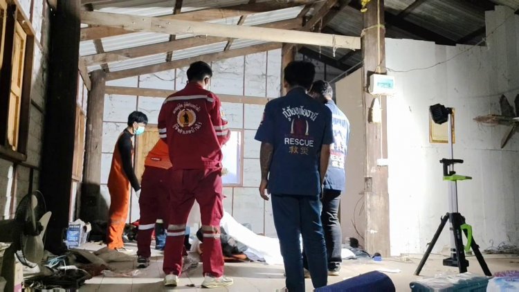 หนุ่มเมายาบ้าน๊อคดับคาห้องนอน แม่ป่วยนอนติดเตียงนอนดมกลิ่นเน่าศพลูกชาย 2 คืน 1วัน
