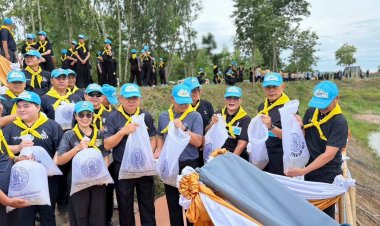 ศรีสะเกษรวมพลังจิตอาสา ปลูกต้นไม้–ปล่อยพันธุ์ปลา ถวายเป็นพระราชกุศล