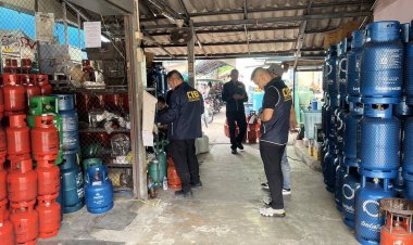 บุกจับร้านขายแก๊สเถื่อนซ่อม–พ่นสีถังแก๊สหมดอายุ เสี่ยงระเบิดกลางชุมชน ยึดถังกว่า 500 ใบ