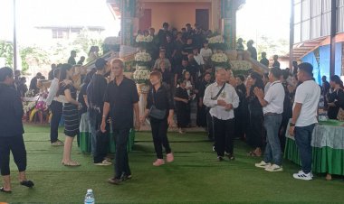 ฮือฮาลั่นวัด! พ่อสั่งเสียก่อนตาย เปิด “หมอลำกลอน” หน้าศพกล่อมวิญญาณ