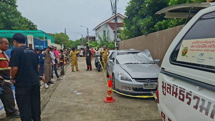 ช็อก!พบศพชาย-หญิงเสียชีวิตปริศนาในรถเก๋ง ย่านซอยบางแวก กรุงเทพฯ