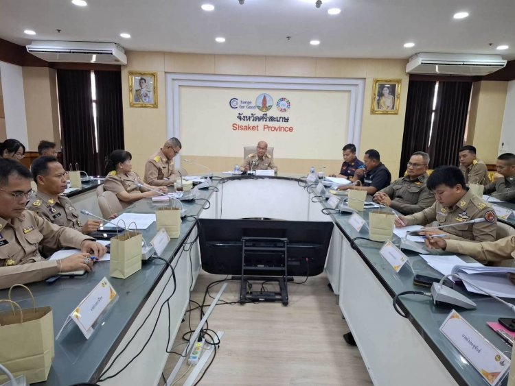 ศรีสะเกษย้ำประชาชนอย่าตื่นตระหนก! เตรียมแผนรองรับสถานการณ์ชายแดนไทย–กัมพูชา พร้อมซักซ้อมอพยพและดูแลผู้ได้รับผลกระทบครบวงจร