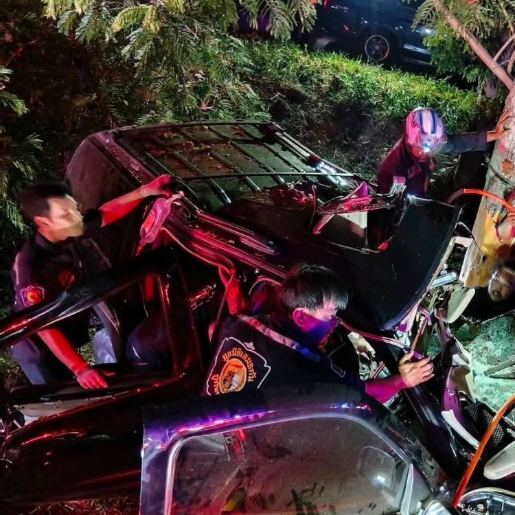 "โทน บางแค" เซียนพระชื่อดัง ประสบอุบัติเหตุรถพลิกคว่ำอัดต้นไม้พังยับเจ็บสาหัส