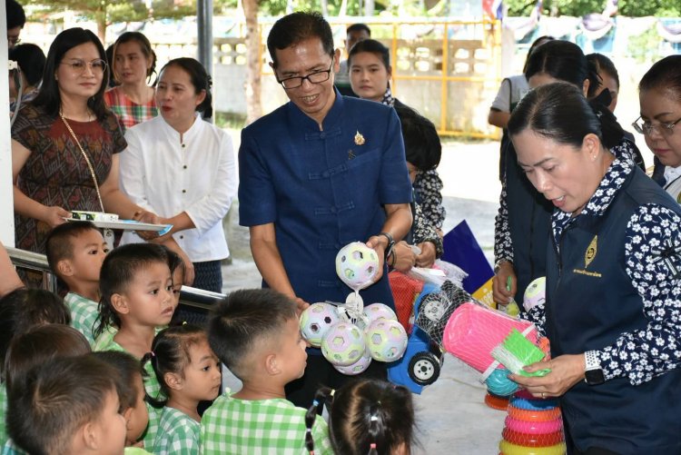 พ่อเมืองอำนาจฯพร้อมประธานแม่บ้านมหาดไทยฯ ลงพื้นที่ติดตามนโยบาย "มหาดไทย"